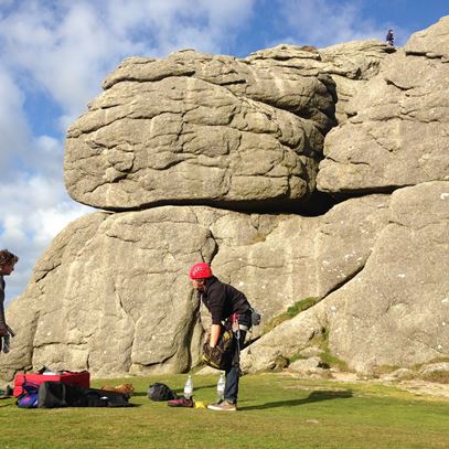 Xtreme_Coasteering_Rock_Climbing_Climbing2