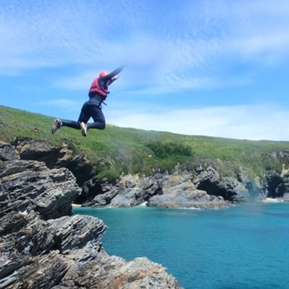 Coasteering A Prussia Cove With Kernow Coasteering. Cornwall's Best Coasteering Days Out. Family Activities Things To Do When It's Rinaing In Cornwall.