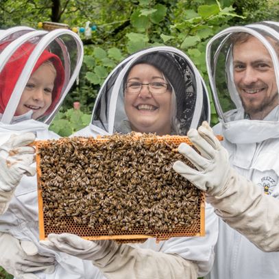 Naturebreak-Bee-Keeping-Family